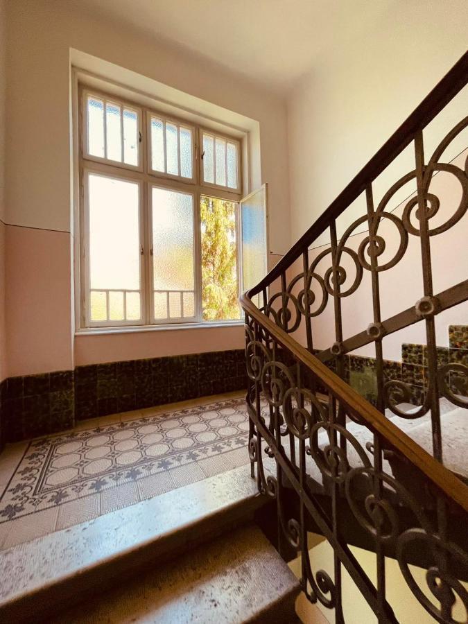 The Best Location Salon Apartment With Main Street View Sarajevo Exterior photo