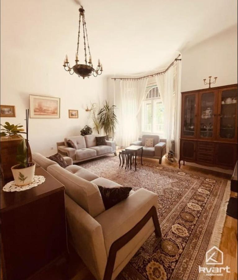 The Best Location Salon Apartment With Main Street View Sarajevo Exterior photo