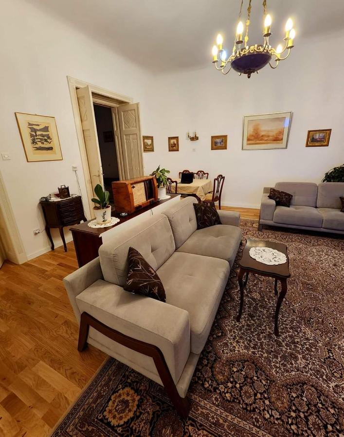 The Best Location Salon Apartment With Main Street View Sarajevo Exterior photo