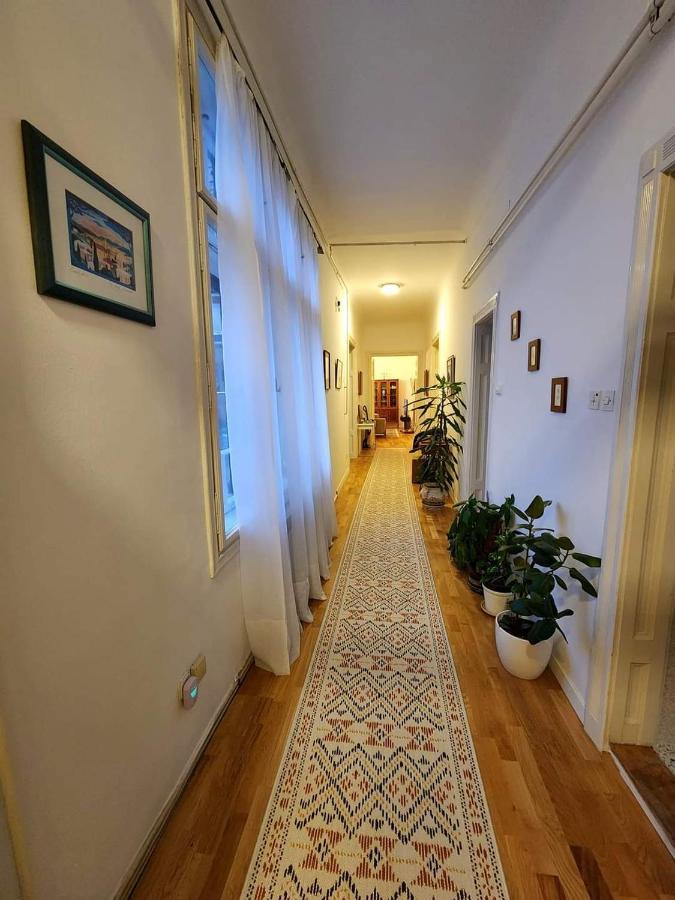The Best Location Salon Apartment With Main Street View Sarajevo Exterior photo