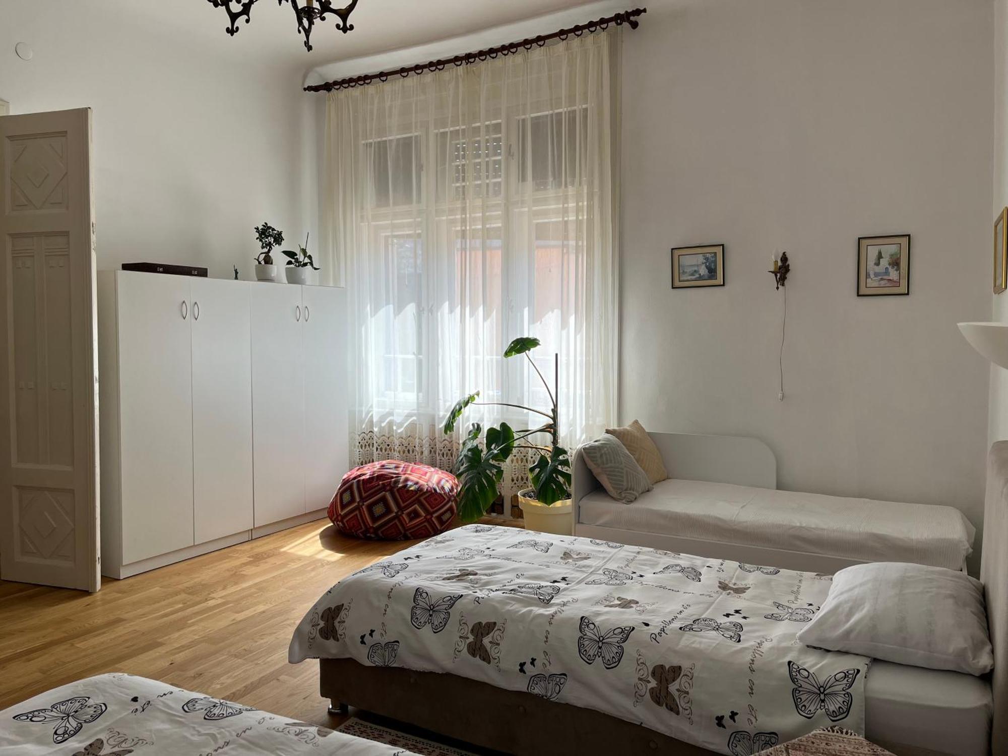 The Best Location Salon Apartment With Main Street View Sarajevo Exterior photo